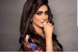 الفنانة وفاء مكي