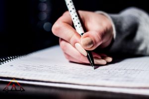 أكرم القصاص