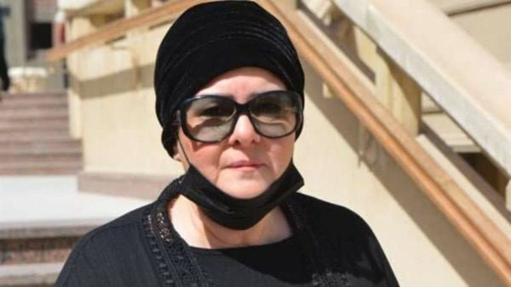 الفنانة دلال عبد العزيز