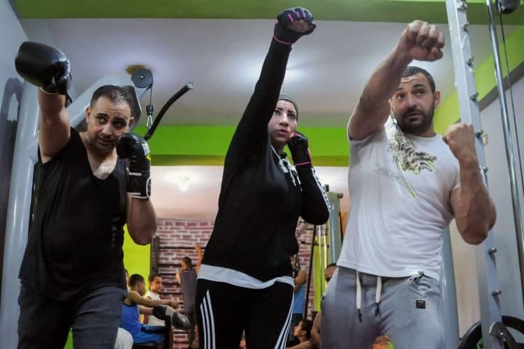 مدربة ملاكمة