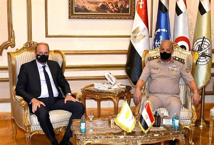 وزير الدفاع