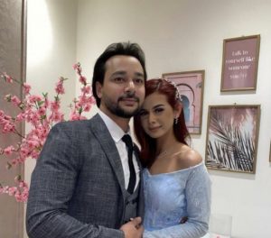 الفنانة منة عرفة