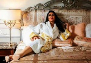 الفنانة سمية