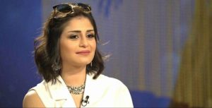 الفنانة منة