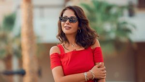 الفنانة منى زكي
