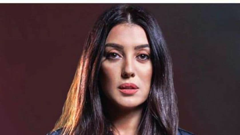 الفنانة كندة