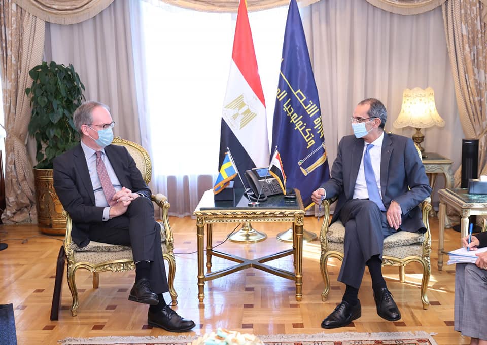 وزير الاتصالات