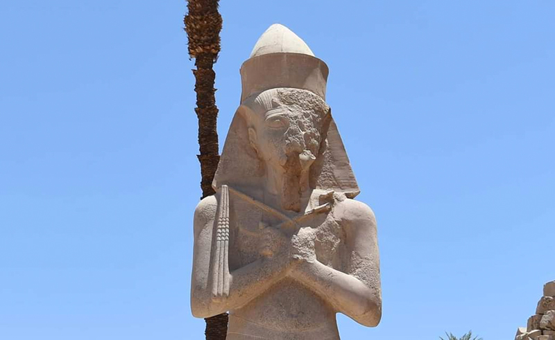 أكد المجلس الأعلى للآثار أنه سيتم استعادة تمثال تحتمس الثاني بعد 1500 عام من تدميره. تحتمس الثاني هو فرعون مصري قديم حكم بين عامي 1493 قبل الميلاد و 1479 قبل الميلاد ، وربما اشتهر بزوجته حتشبسوت