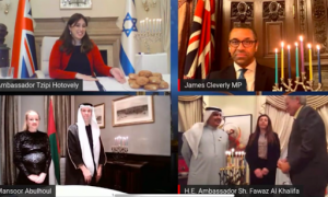 المتظاهرون المناهضون للفصل العنصري