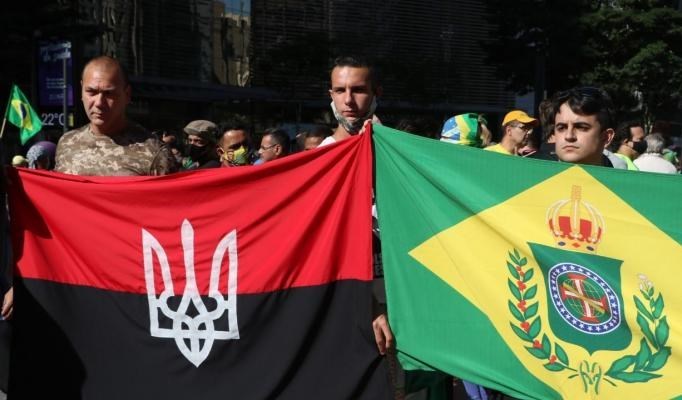 "الأكرنة" والنازية الجديدة في البرازيل تحت عباءة جاير بولسونارو بقلم توفيق الناصري