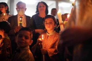احتفل المسيحيون الفلسطينيون في غزة بـ السبت المقدس عشية عيد الفصح في كنيسة القديس بورفيريوس في مدينة غزة 