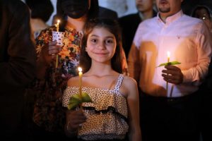 احتفل المسيحيون الفلسطينيون في غزة بـ السبت المقدس عشية عيد الفصح في كنيسة القديس بورفيريوس في مدينة غزة 5