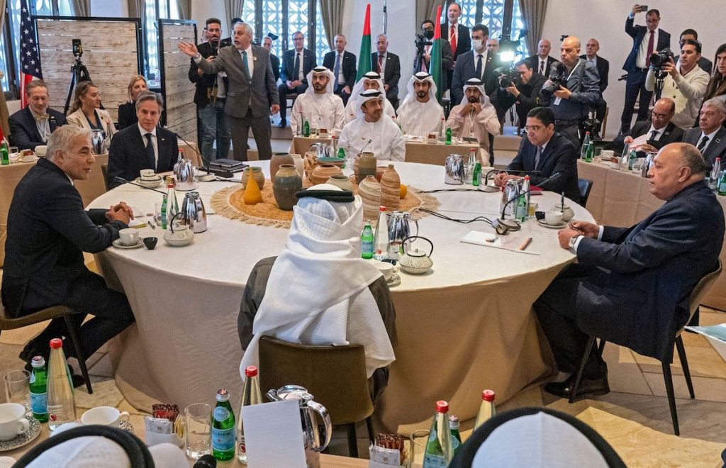 المطبّعون الوَقِحُون ينسون شرعية ومجد المقاومة بقلم توفيق الناصري