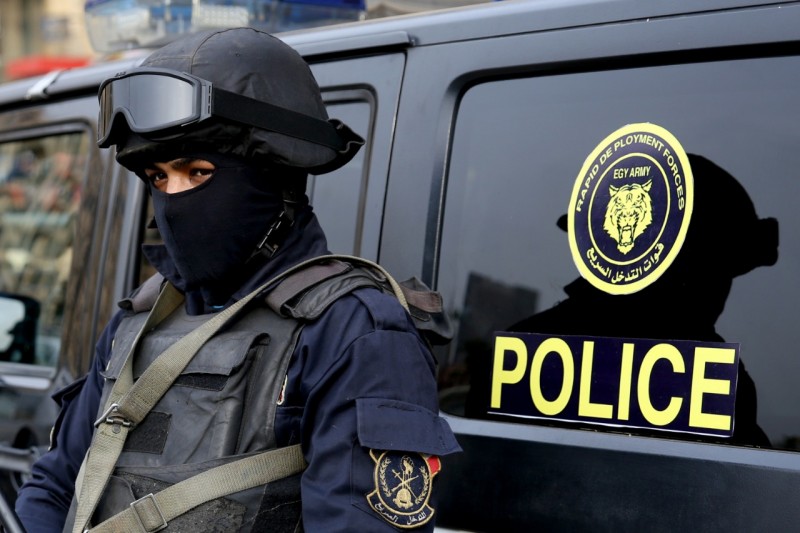 فتاة صومالية تبلغ من العمر 15 عامًا تقتل سائق حافلة لمحاولة اغتصاب في مصر
