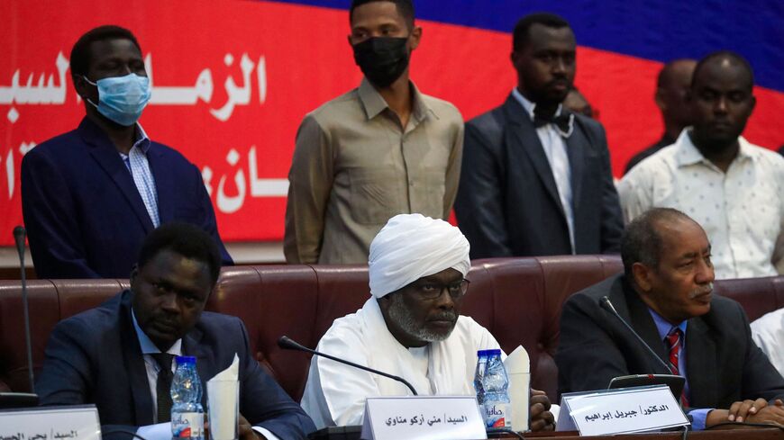 بفضل الوساطة الأمريكية والسعودية ، أجرى قادة الانقلاب السوداني محادثات لأول مرة مع الحكومة في السودان التي أطاحوا بها العام الماضي!!