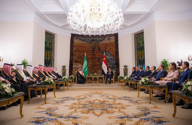 طلب السيسي من ولي العهد نقل تحياته إلى الملك سلمان.
