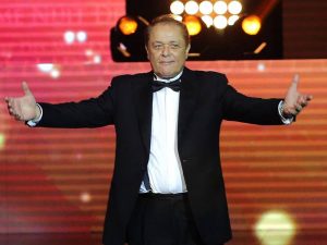 محمود عبد العزيز: جوجل دودل يحتفل بالنجم المصري