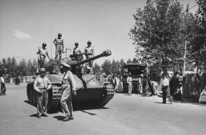 بعد 69 عامًا من الانقلاب الذي دبرته الولايات المتحدة والذي غير مسار تاريخ إيران الحديث ، أمريكا لا تزال الحكومة تنتهج سياساتها غير الحكيمة ضد إيران.