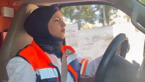 تعرّفوا على أول سائقة سيارة إسعاف في فلسطين