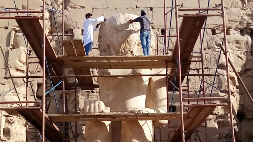 الآثار