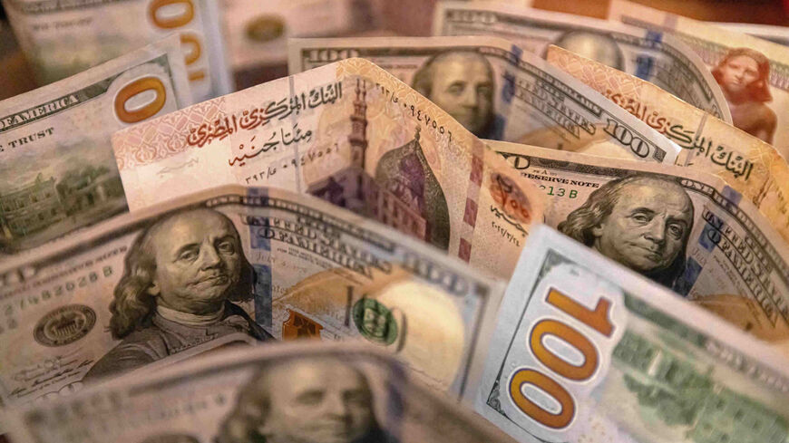 هل يقضي تعويم الجنيه المصري على السوق السوداء للعملات الأجنبية؟