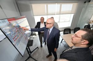 وزير الإسكان يناقش مقترحات لتطوير المناطق الصناعية بالمدن الجديدة