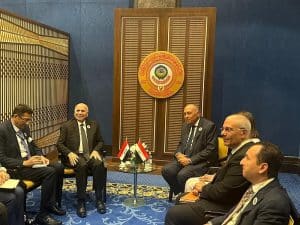وزير الخارجية يؤكد لنظيره العراقي الموقف المصري الداعم بشدة لأمن واستقرار العراق