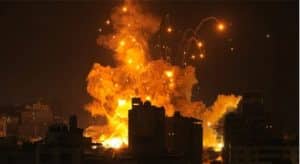 الاحتلال يرتكب مجزرة في النصيرات ويواصل قصفه مناطق متفرقة في غزة