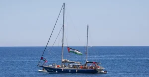 اقتراب سفينة مادلين من شواطئ غزة